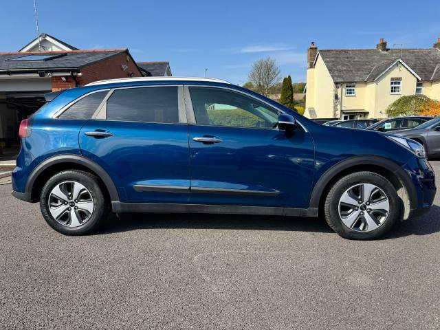 Kia Niro 1.6 GDi Hybrid 2 5dr DCT Estate Petrol / Electric Hybrid Blue