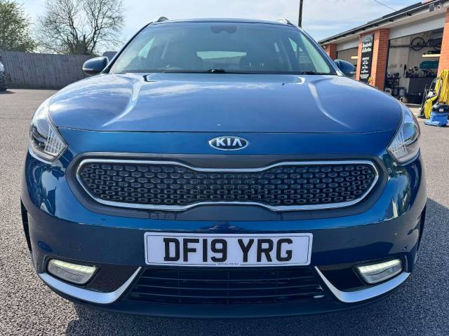 Kia Niro 1.6 GDi Hybrid 2 5dr DCT Estate Petrol / Electric Hybrid Blue