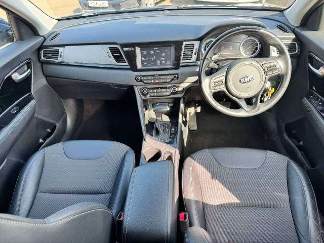 Kia Niro 1.6 GDi Hybrid 2 5dr DCT Estate Petrol / Electric Hybrid Blue