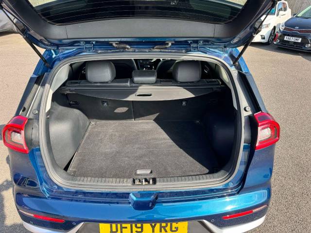 Kia Niro 1.6 GDi Hybrid 2 5dr DCT Estate Petrol / Electric Hybrid Blue