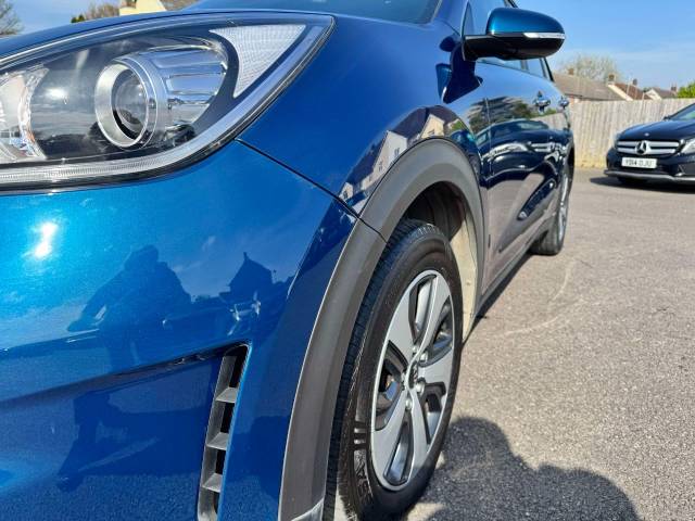 Kia Niro 1.6 GDi Hybrid 2 5dr DCT Estate Petrol / Electric Hybrid Blue