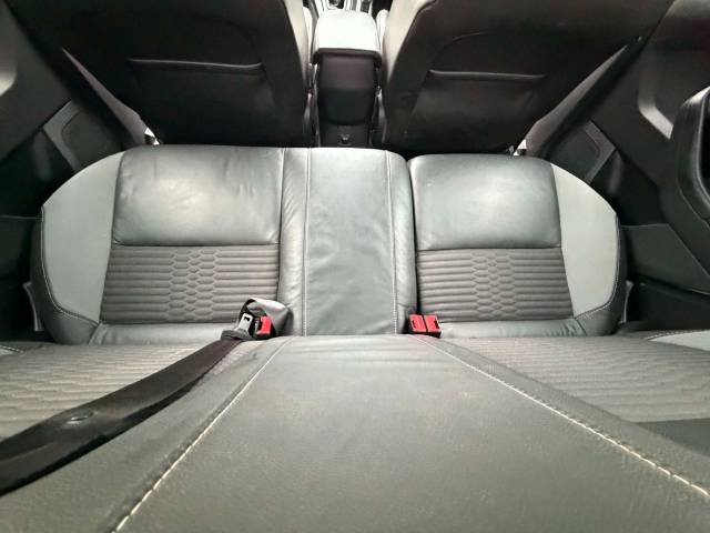 2013 Ford Focus 2.0T ST-2 5dr